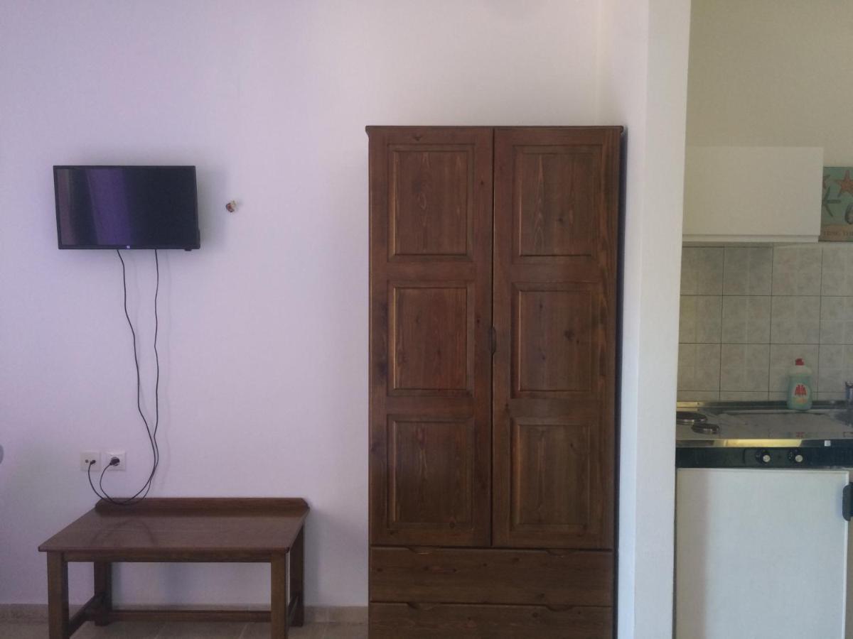 Giannatos' Studios - Makis Poros  Екстериор снимка