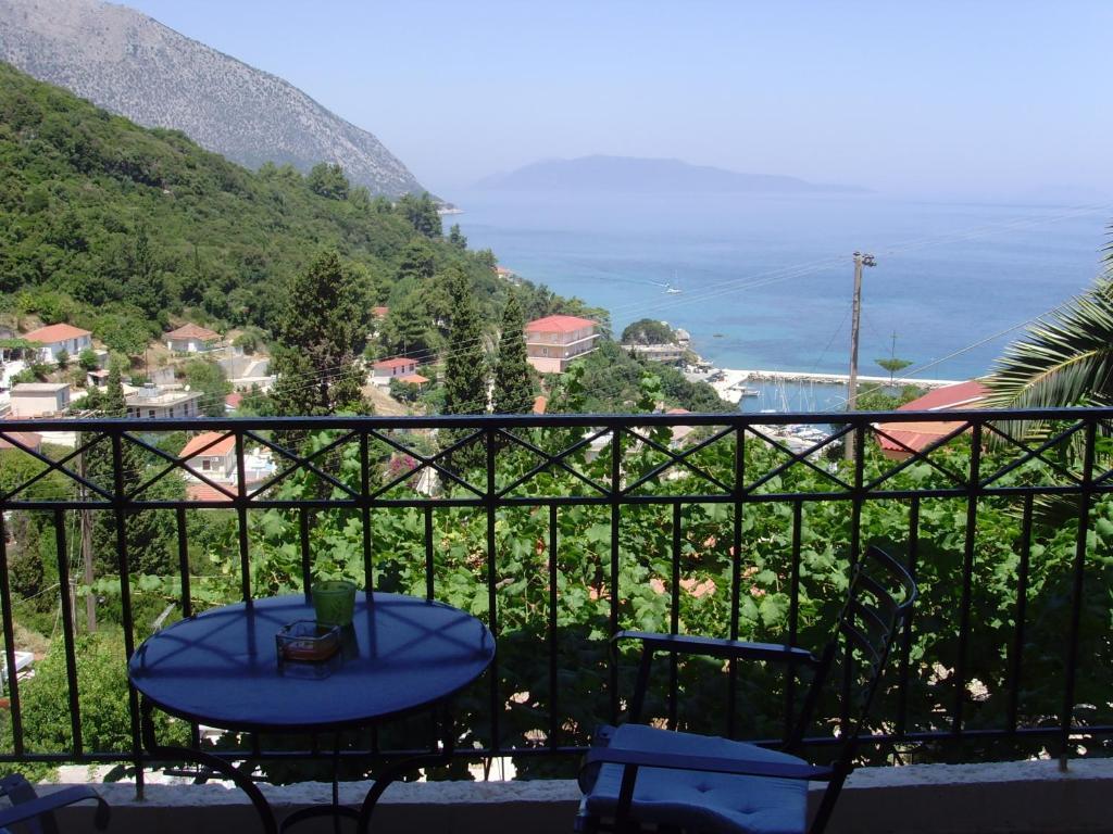 Giannatos' Studios - Makis Poros  Екстериор снимка