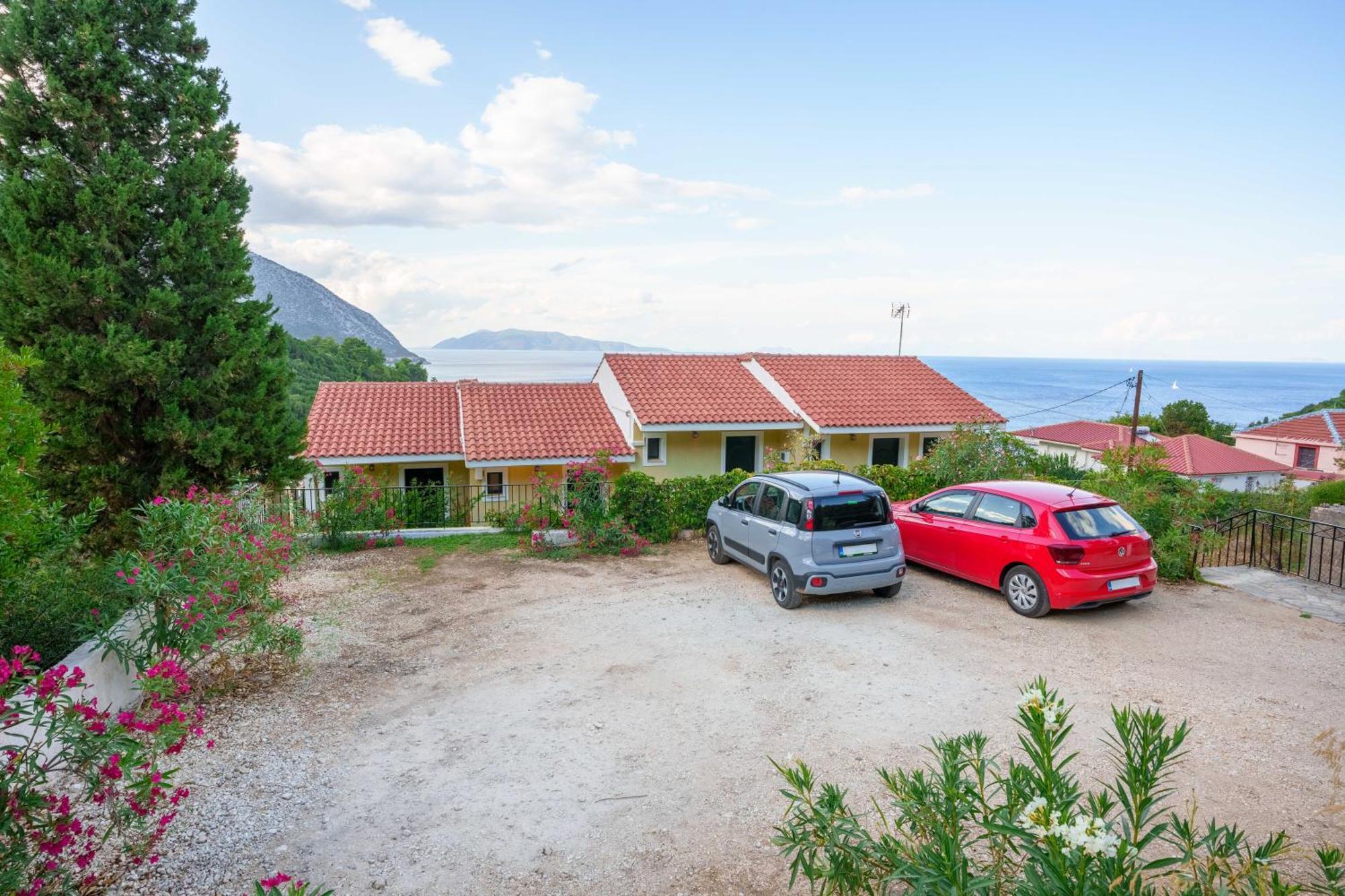 Giannatos' Studios - Makis Poros  Екстериор снимка